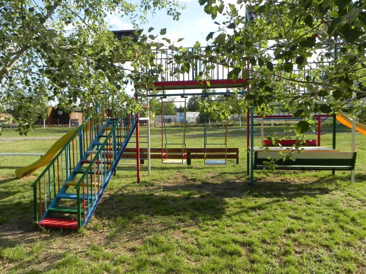 База Відпочинку "Сонячна" Primorskoye Exterior photo